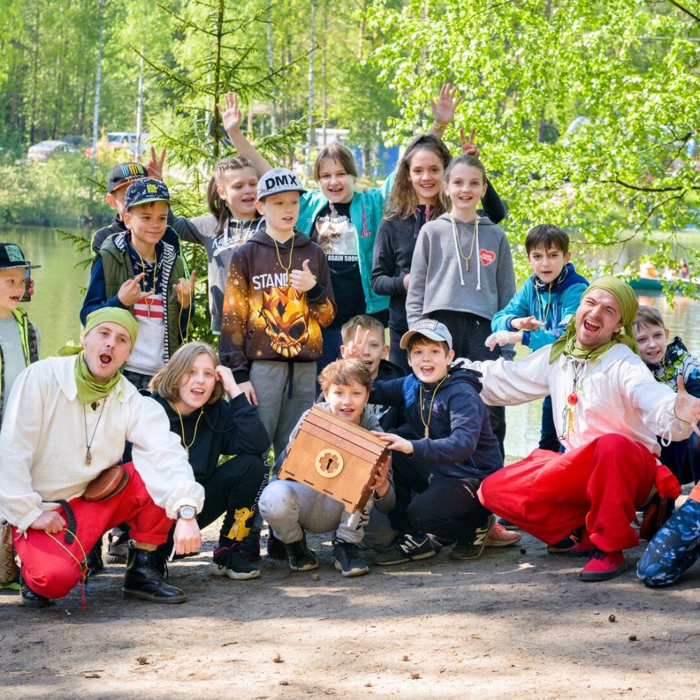 Выпускной в формате квеста: «Остров героев» на Изумрудном озере.