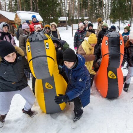 Масленица в сказочном лесу на Изумрудном озере