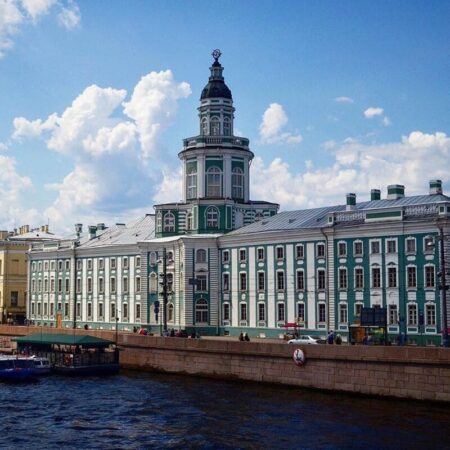 Экскурсия в Кунсткамеру